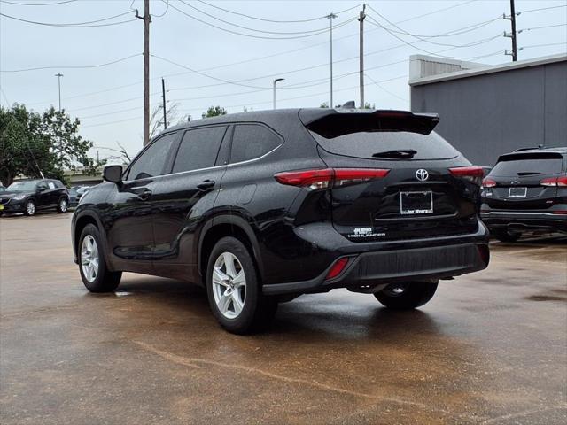 used 2022 Toyota Highlander car, priced at $28,700