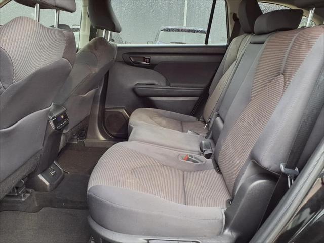 used 2022 Toyota Highlander car, priced at $28,700
