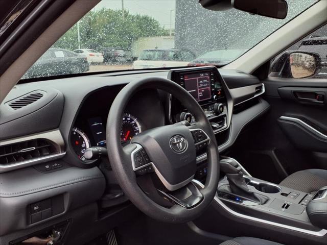 used 2022 Toyota Highlander car, priced at $28,700