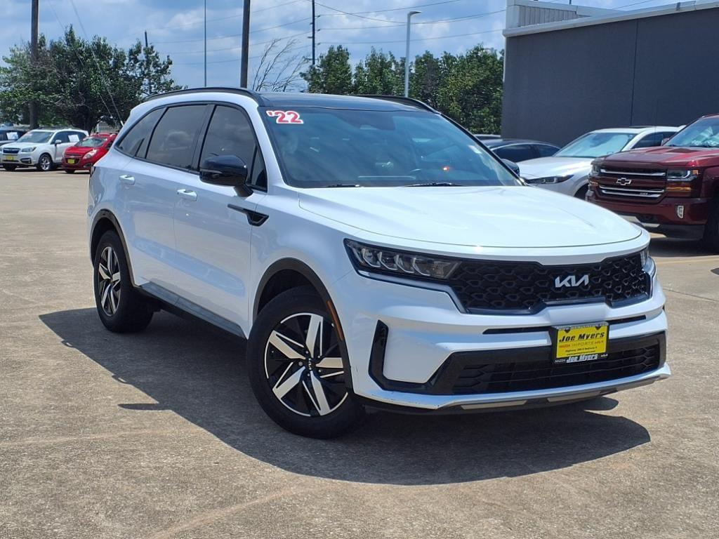 used 2022 Kia Sorento car, priced at $24,600