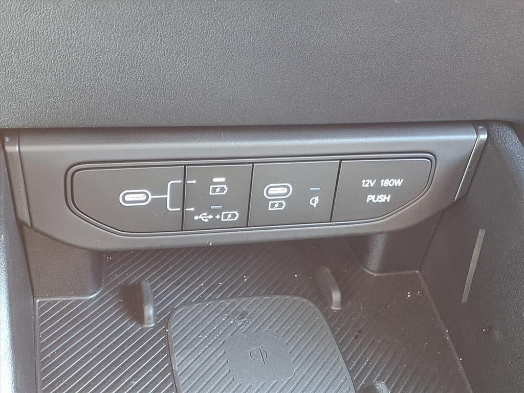 used 2025 Kia K4 car