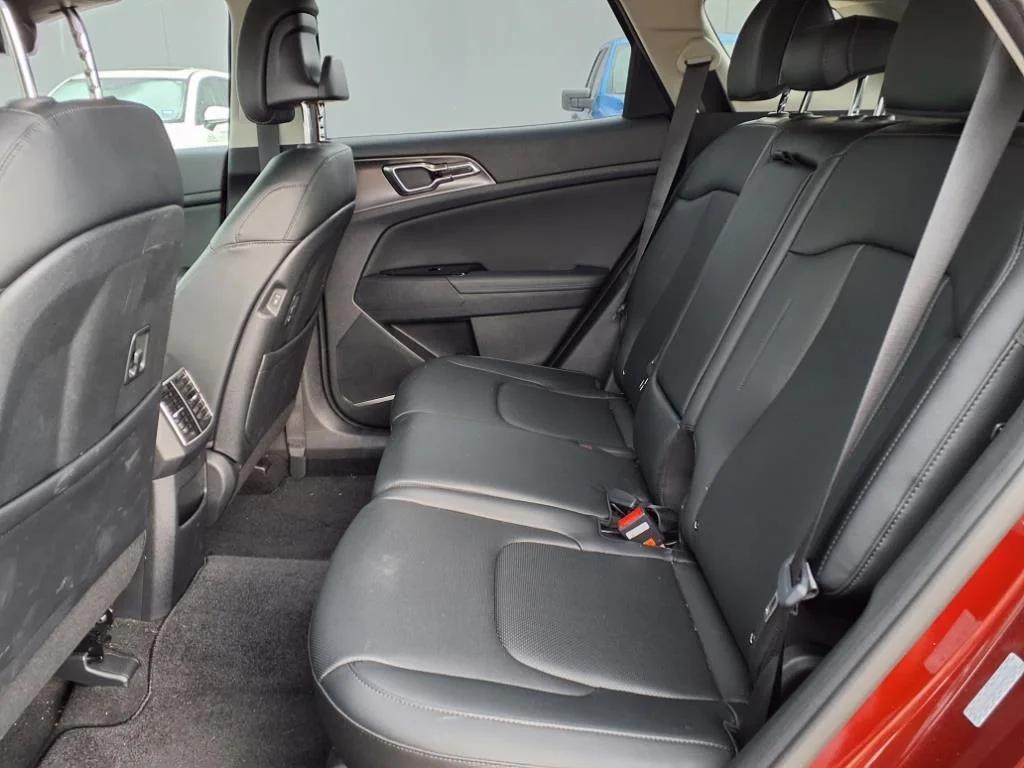 used 2025 Kia Sportage car, priced at $31,700