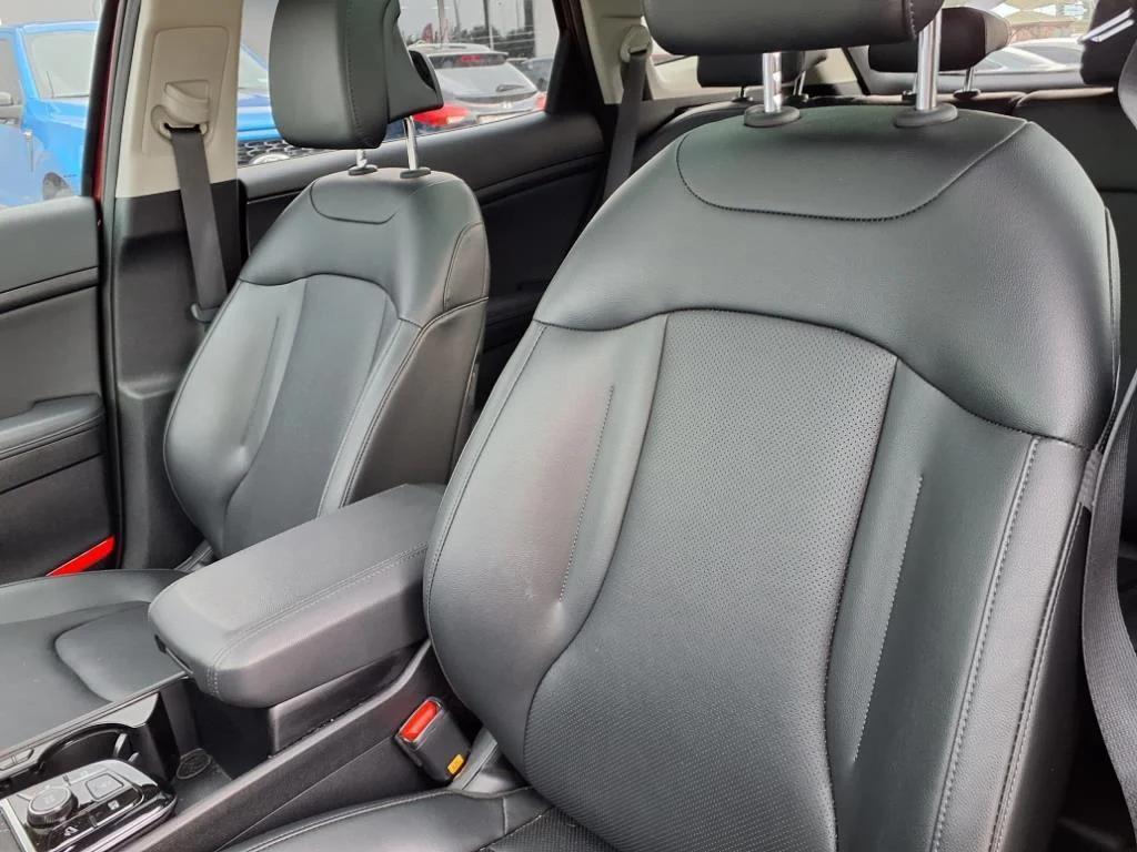 used 2025 Kia Sportage car, priced at $31,700