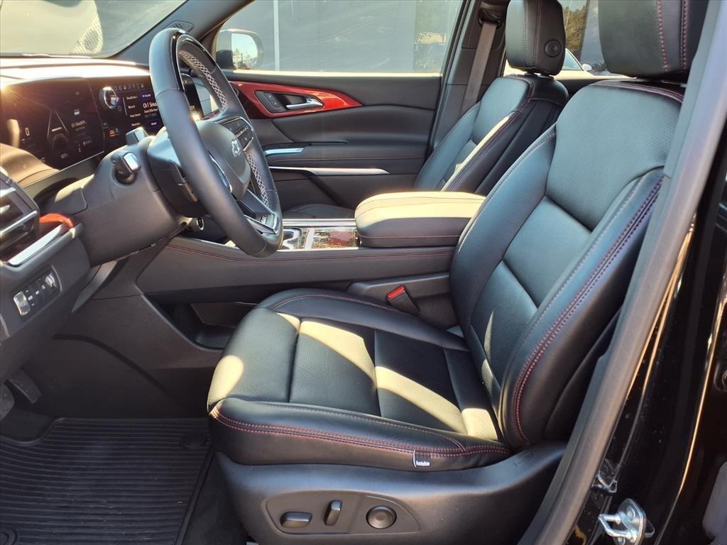 used 2024 Chevrolet Traverse car, priced at $47,700