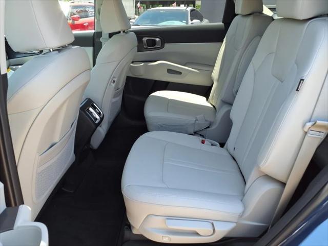 used 2025 Kia Sorento car, priced at $39,895