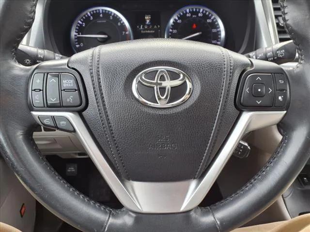 used 2014 Toyota Highlander car, priced at $15,800