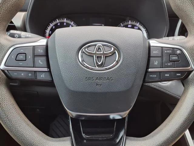 used 2020 Toyota Highlander car, priced at $26,800