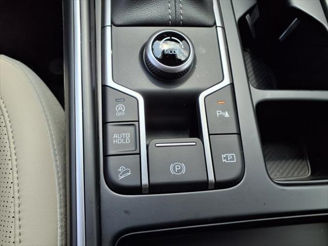 used 2025 Kia Sorento car, priced at $34,600