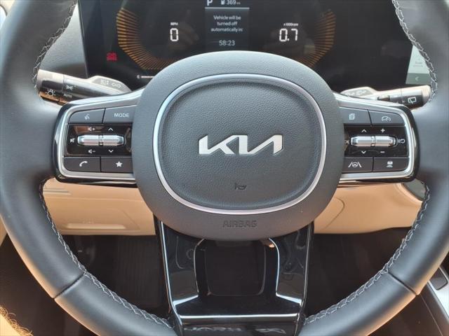used 2025 Kia Sorento car, priced at $34,600