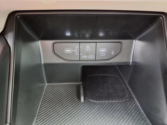 used 2025 Kia Sorento car, priced at $37,800
