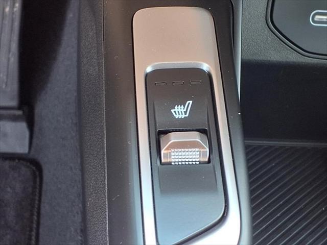 used 2025 Kia Sorento car, priced at $34,600
