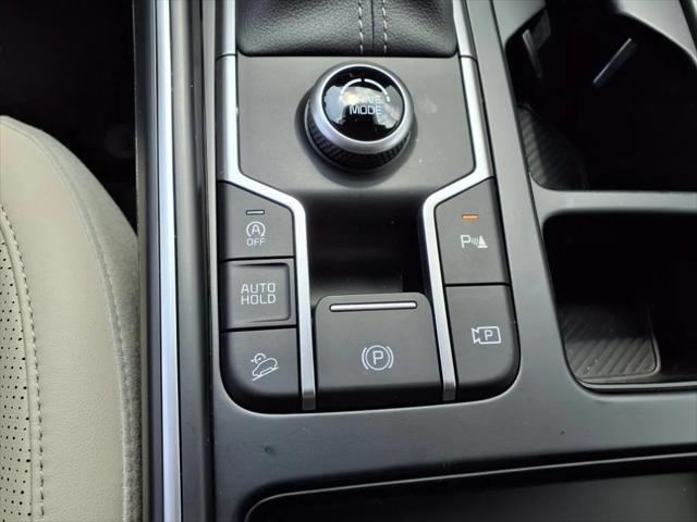 used 2025 Kia Sorento car, priced at $37,800