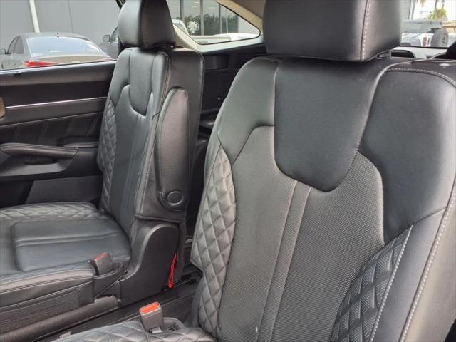 used 2023 Kia Sorento car, priced at $33,900