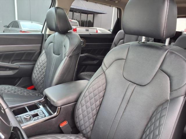 used 2023 Kia Sorento car, priced at $33,900