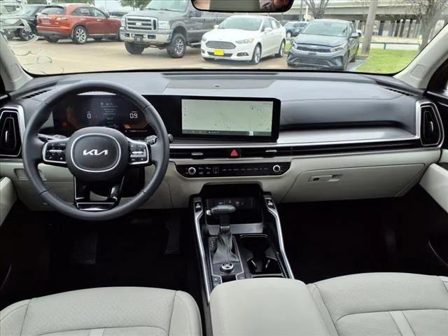 used 2024 Kia Sorento car, priced at $32,900