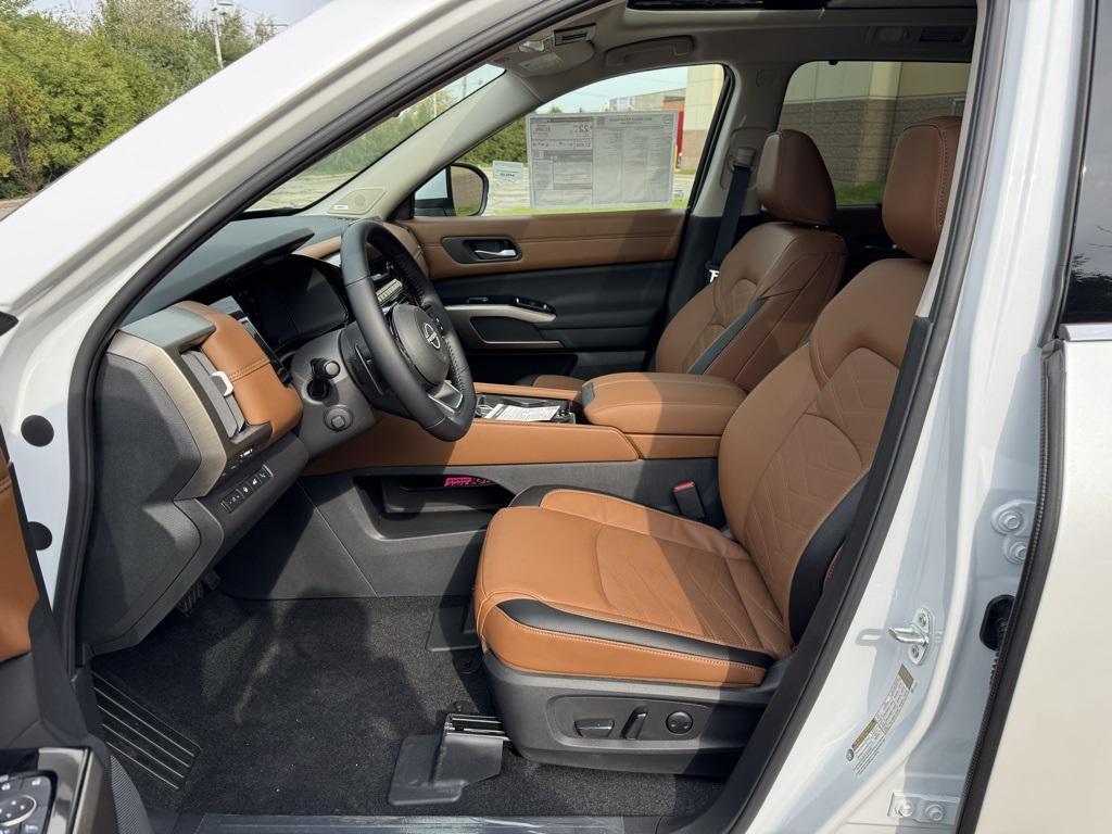 new 2025 Nissan Pathfinder car, priced at $45,959