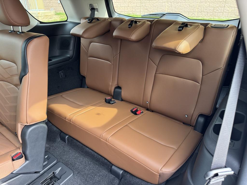 new 2025 Nissan Pathfinder car, priced at $45,959