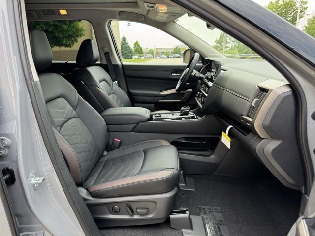 new 2025 Nissan Pathfinder car, priced at $51,153