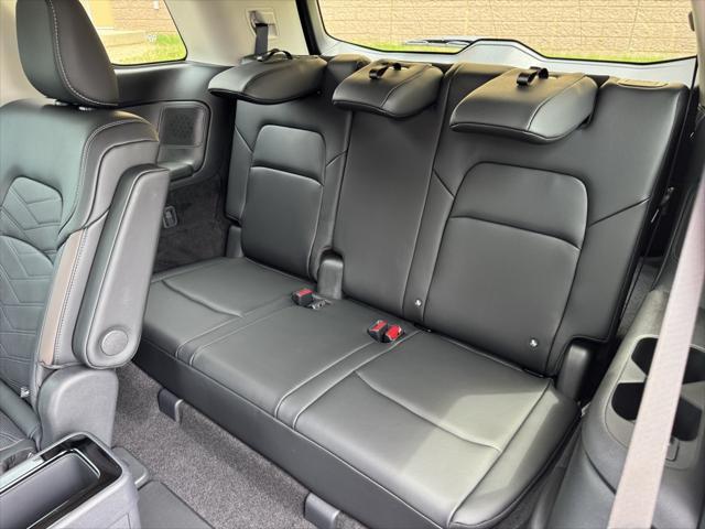 new 2025 Nissan Pathfinder car, priced at $51,153