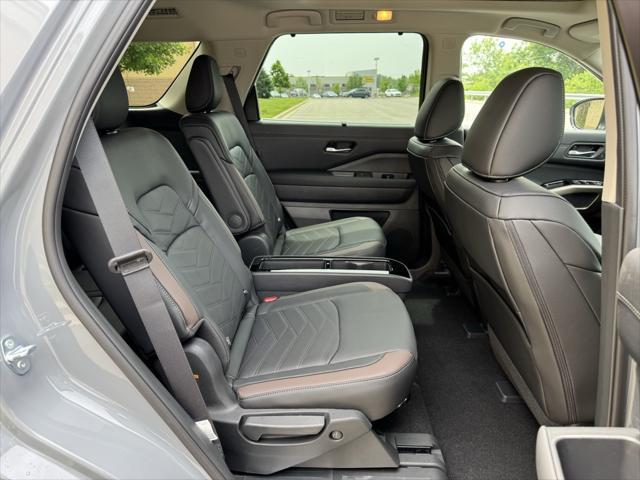 new 2025 Nissan Pathfinder car, priced at $51,153