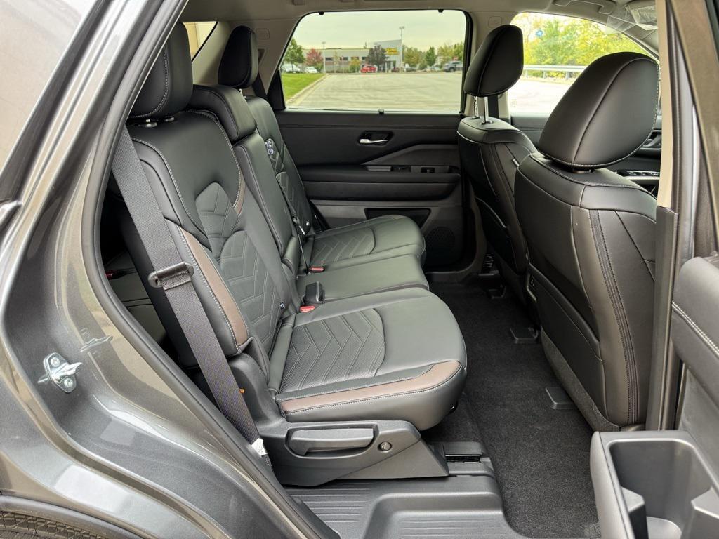new 2025 Nissan Pathfinder car, priced at $49,495