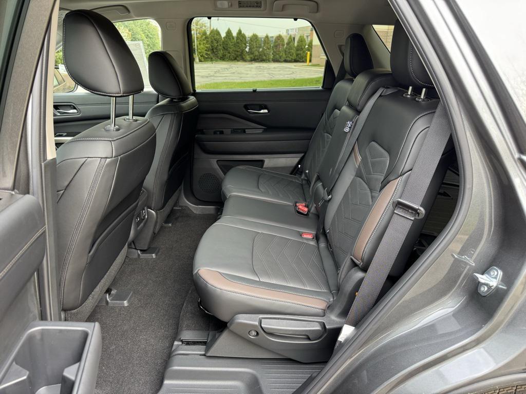 new 2025 Nissan Pathfinder car, priced at $49,495