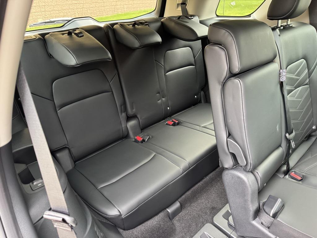 new 2025 Nissan Pathfinder car, priced at $49,495