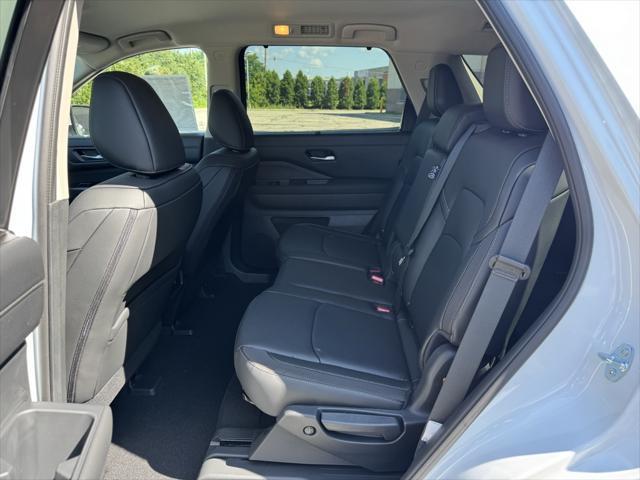 new 2025 Nissan Pathfinder car, priced at $44,664