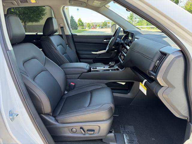 new 2025 Nissan Pathfinder car, priced at $44,664