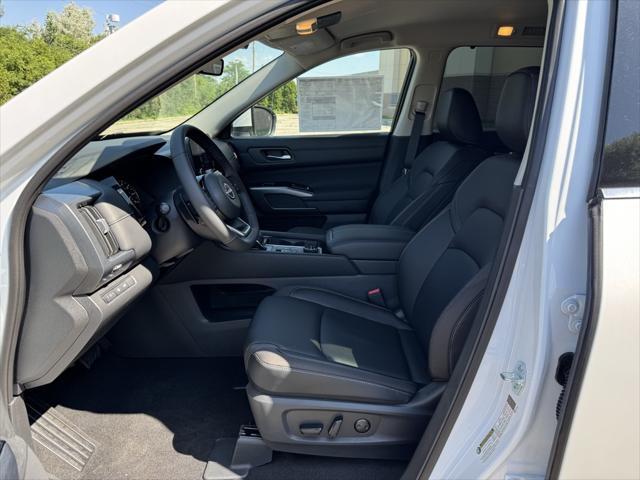 new 2025 Nissan Pathfinder car, priced at $44,664