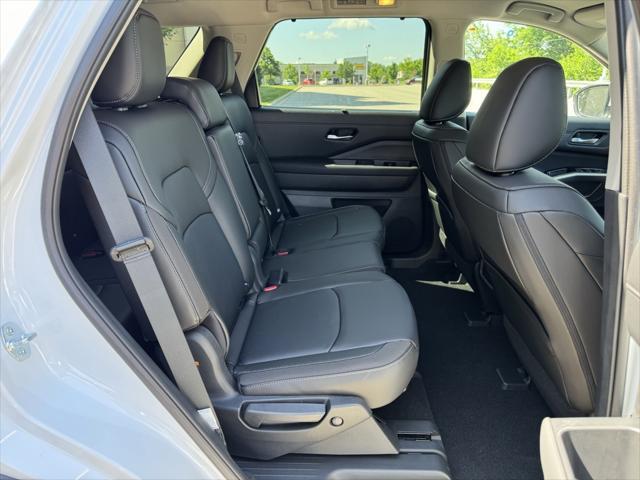 new 2025 Nissan Pathfinder car, priced at $44,664