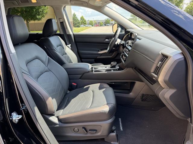 new 2025 Nissan Pathfinder car, priced at $48,981