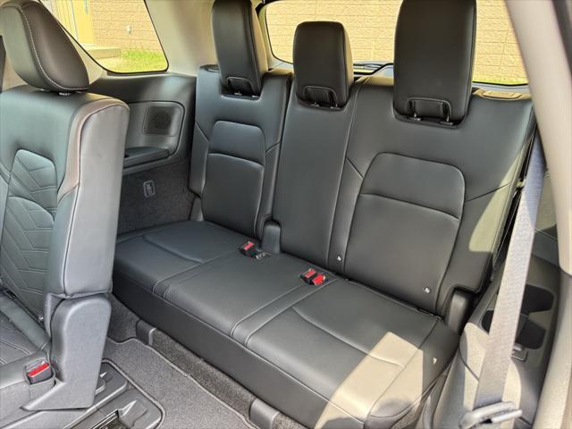 new 2025 Nissan Pathfinder car, priced at $48,981