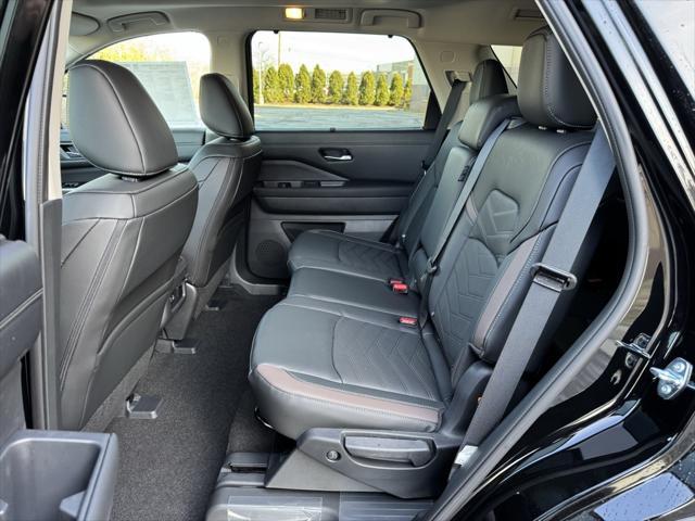 new 2025 Nissan Pathfinder car, priced at $52,397