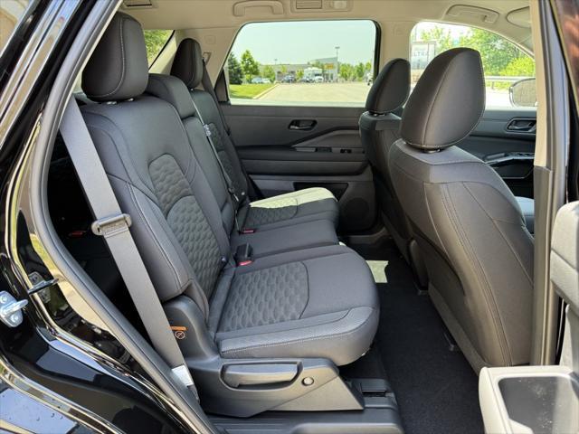 new 2025 Nissan Pathfinder car, priced at $41,586