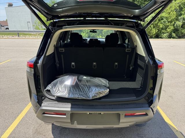 new 2025 Nissan Pathfinder car, priced at $41,586
