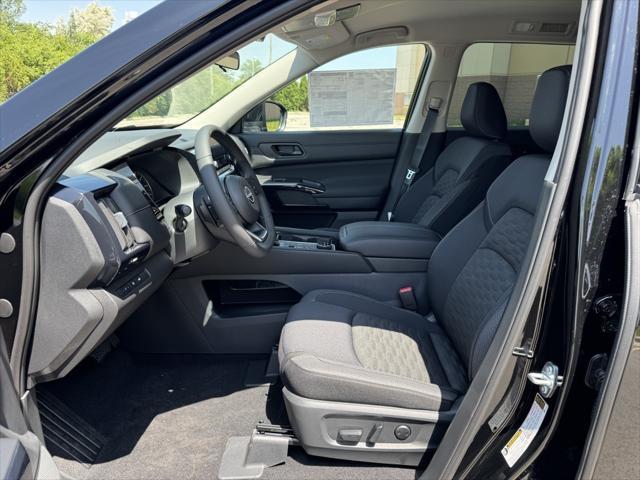 new 2025 Nissan Pathfinder car, priced at $41,586