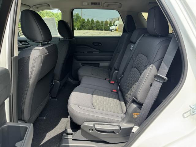 new 2025 Nissan Pathfinder car, priced at $38,428