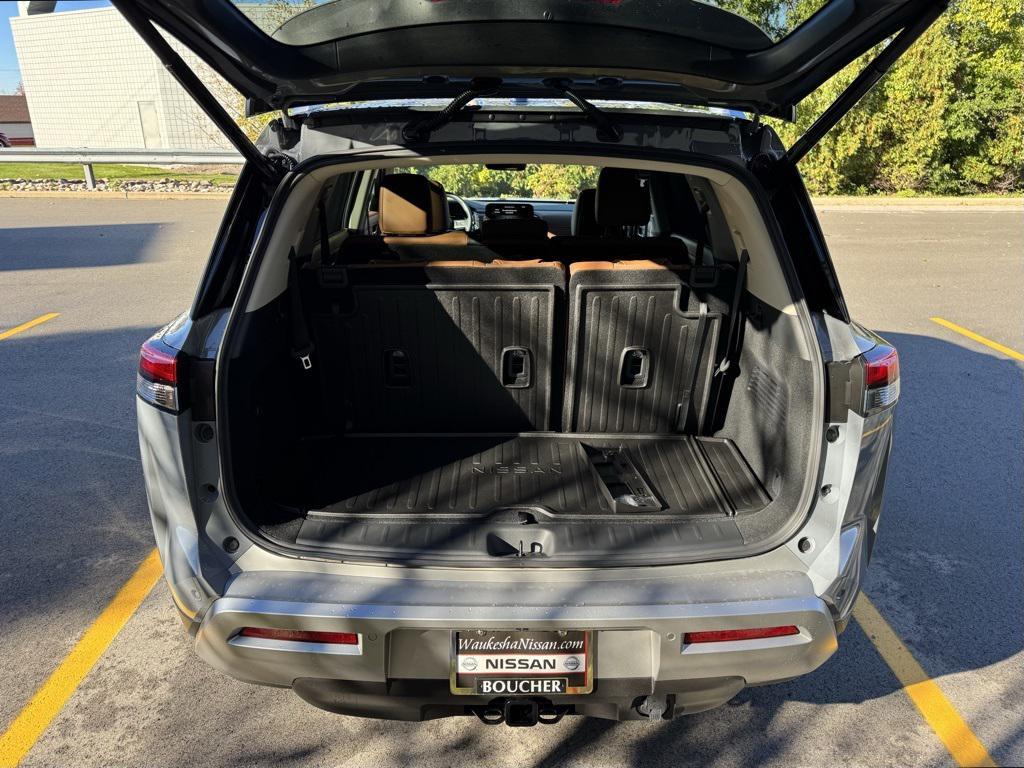 new 2025 Nissan Pathfinder car, priced at $46,051
