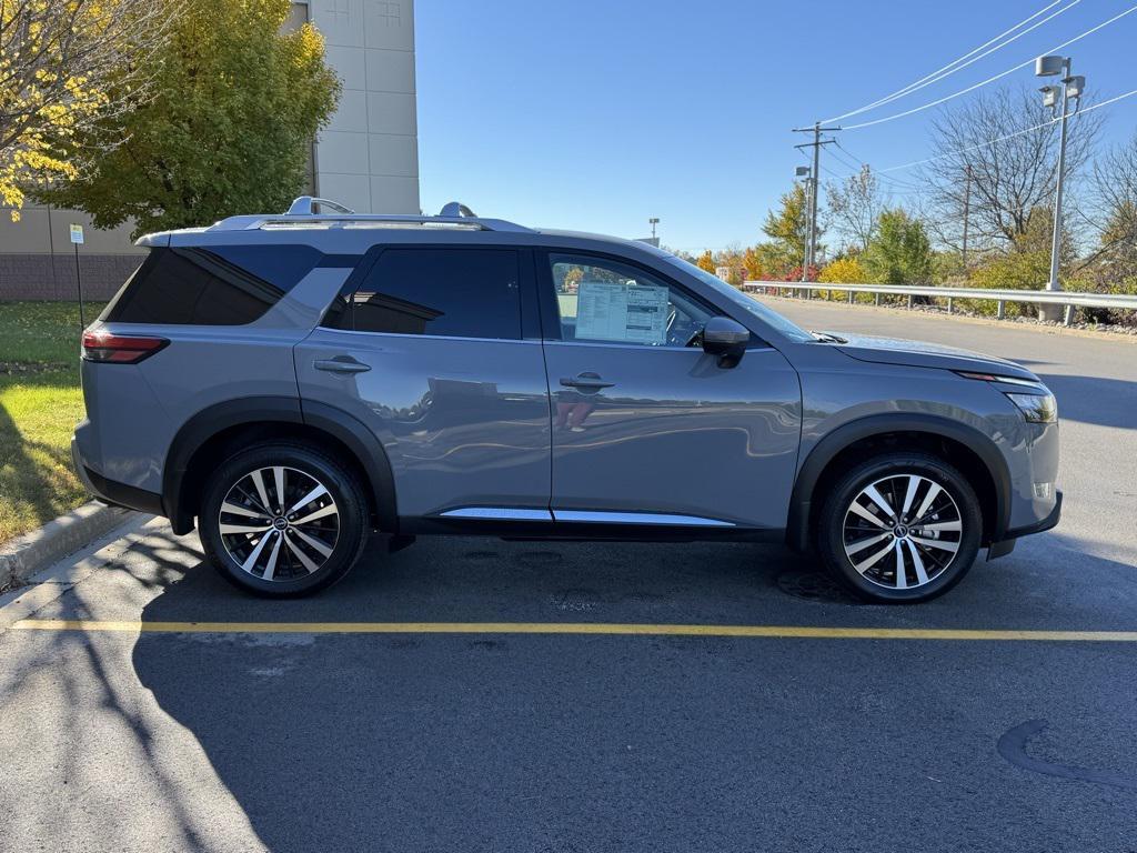 new 2025 Nissan Pathfinder car, priced at $46,051