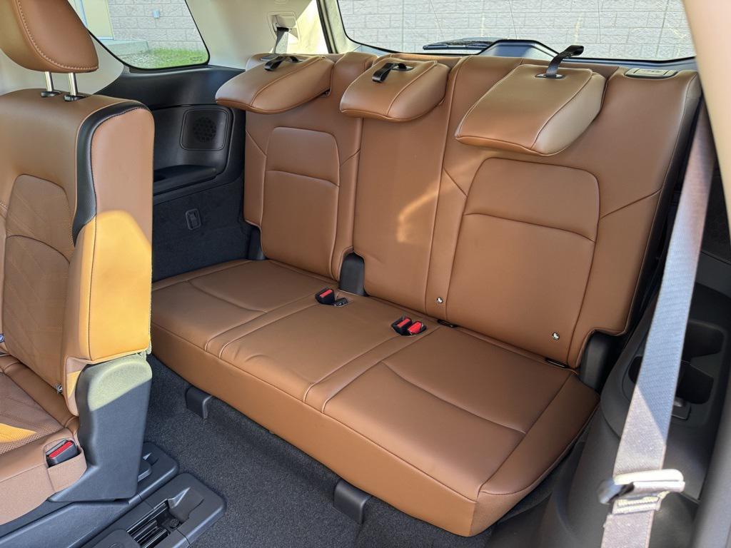 new 2025 Nissan Pathfinder car, priced at $46,051