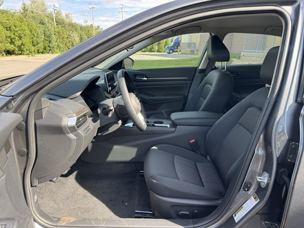 new 2025 Nissan Altima car, priced at $27,724