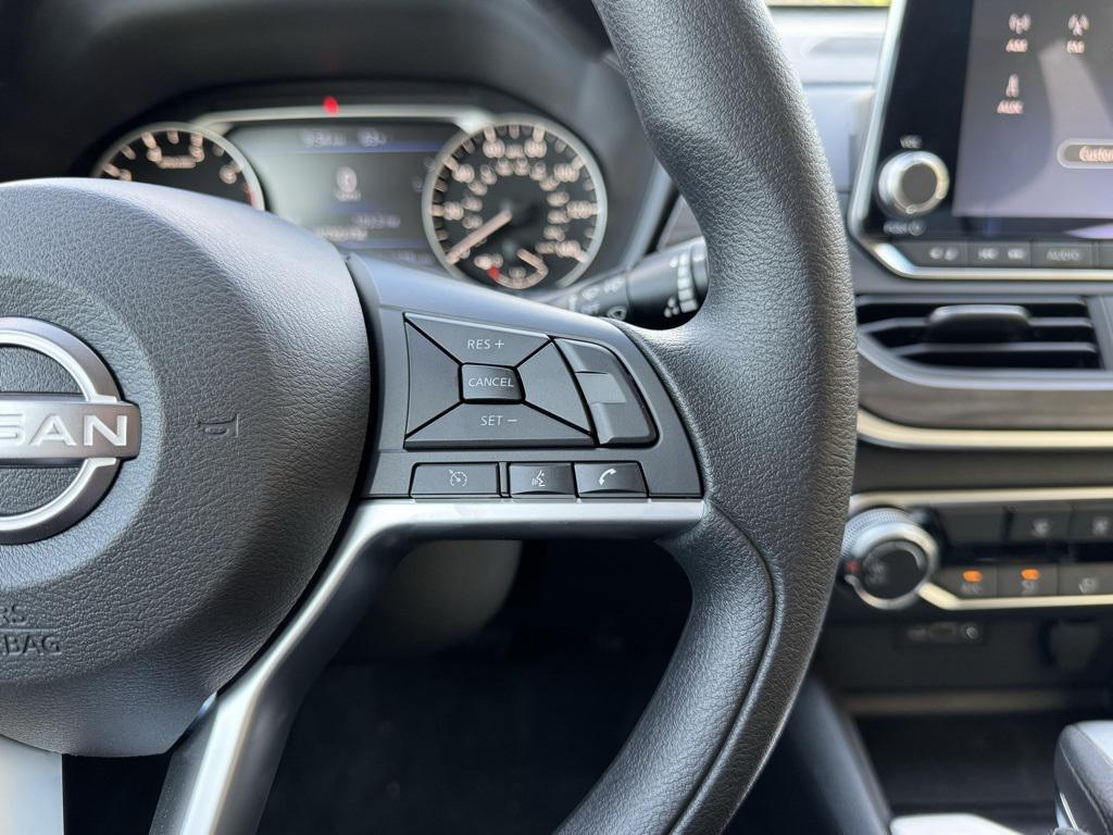 new 2025 Nissan Altima car, priced at $27,724