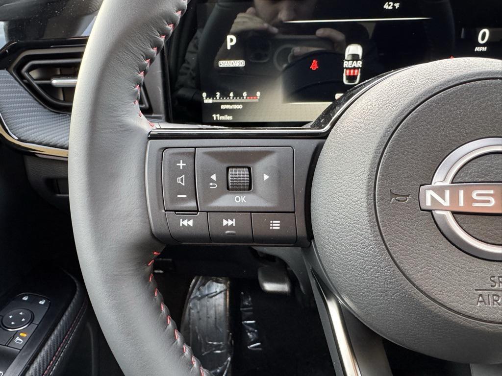 new 2025 Nissan Kicks car, priced at $26,986