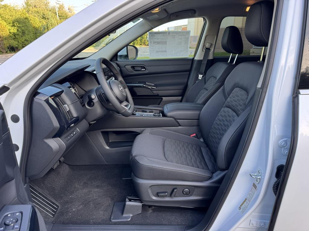 new 2025 Nissan Pathfinder car, priced at $35,876