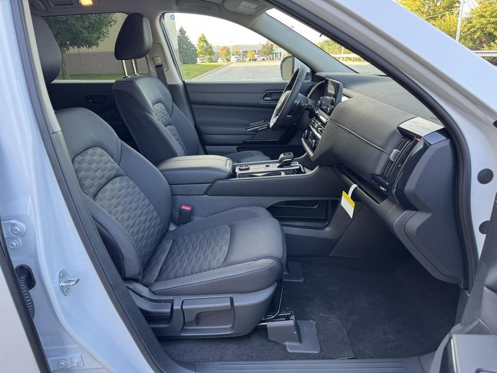 new 2025 Nissan Pathfinder car, priced at $35,876