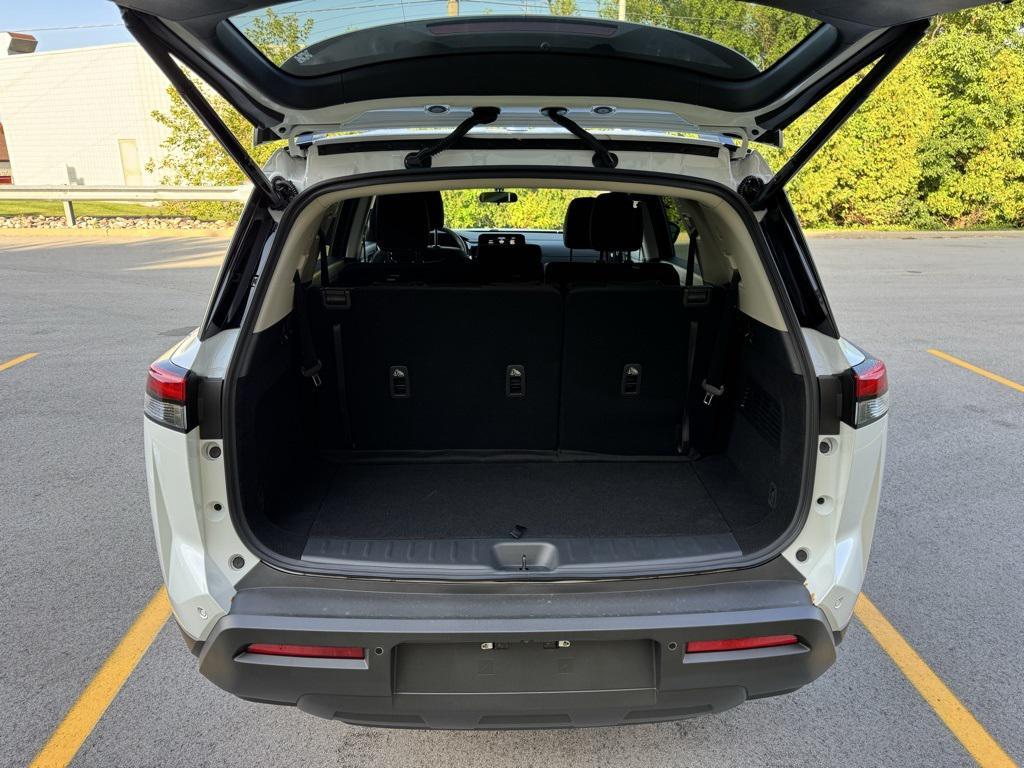 new 2025 Nissan Pathfinder car, priced at $35,876