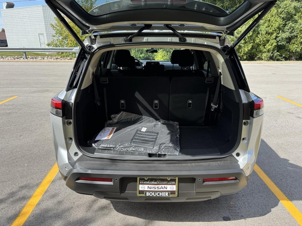 new 2025 Nissan Pathfinder car, priced at $40,930