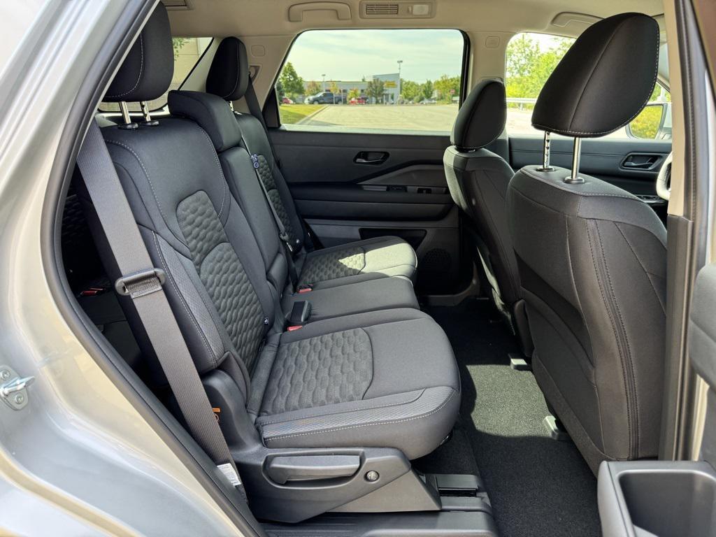 new 2025 Nissan Pathfinder car, priced at $40,930