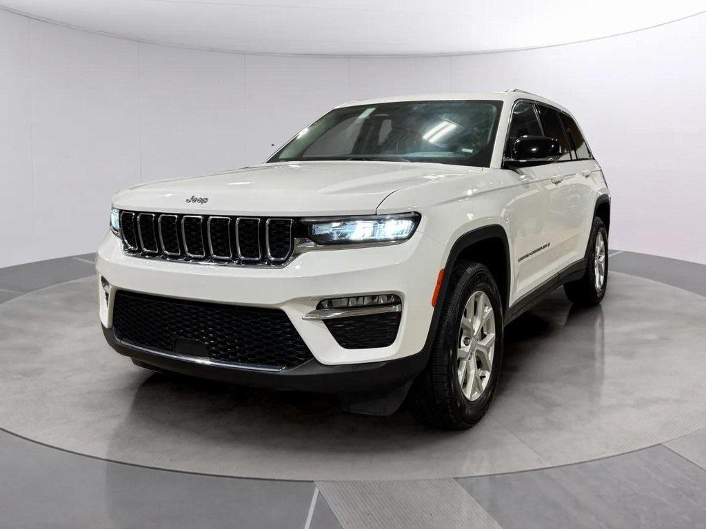 used 2024 Jeep Grand Cherokee car, priced at $31,981
